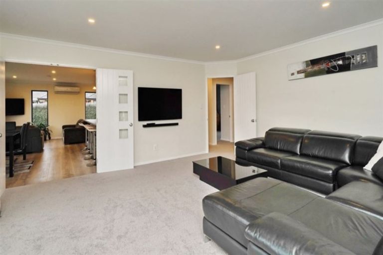 Photo of property in 16a Highwood Lane, Burnside, Christchurch, 8053