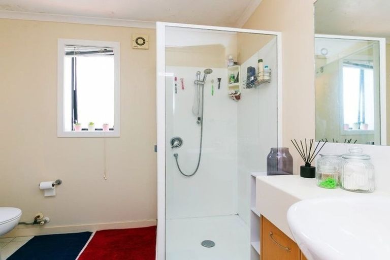 Photo of property in Endeavour Apartments, 6/125 Thorndon Quay, Pipitea, Wellington, 6011