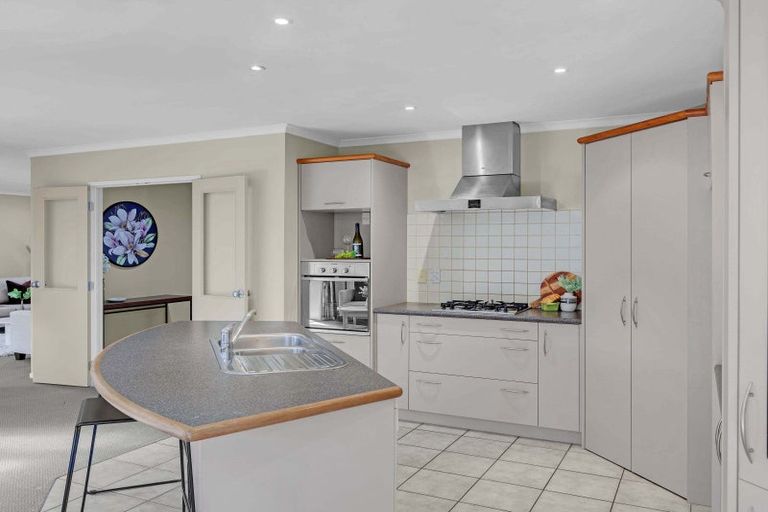 Photo of property in 2 Shiraz Place, Rototuna, Hamilton, 3210