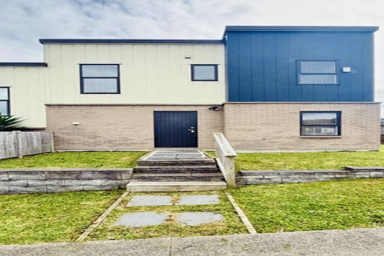 Photo of property in 1a Putiputi Way, Papakura, 2110