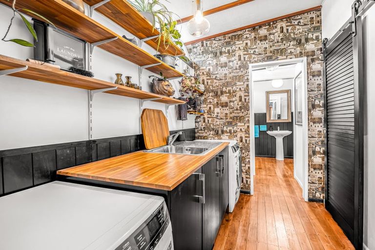 Photo of property in 105a Pahiatua Street, Hokowhitu, Palmerston North, 4410