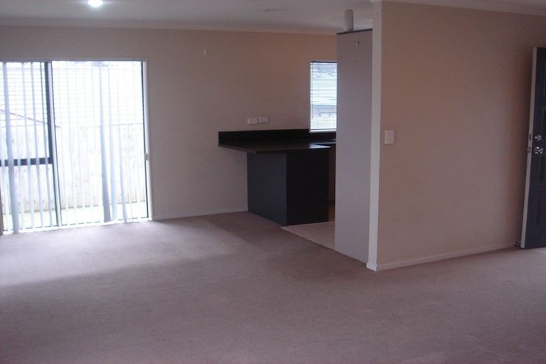 Photo of property in 61 De Havilland Drive, Goodwood Heights, Auckland, 2105