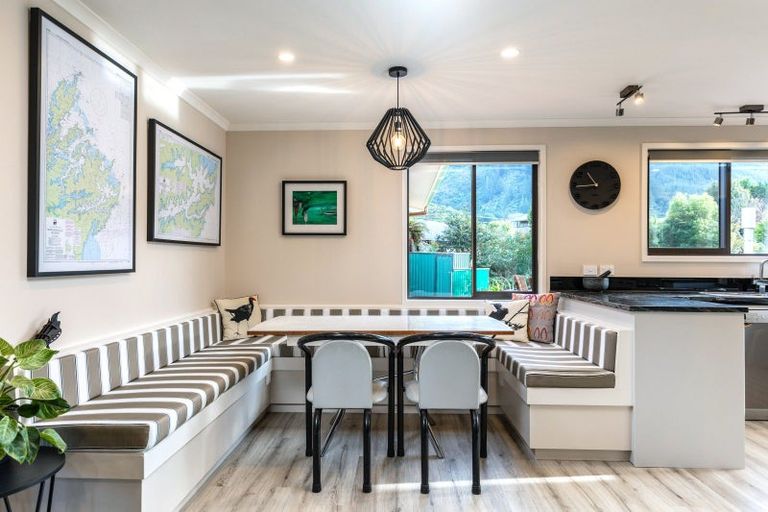 Photo of property in 6b Lady Cobham Grove, Anakiwa, Picton, 7281