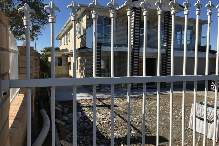 Photo of property in 3 Taatahi Street, Weymouth, Auckland, 2103