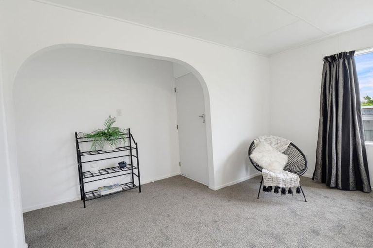 Photo of property in 42 Acacia Street, Kelvin Grove, Palmerston North, 4414