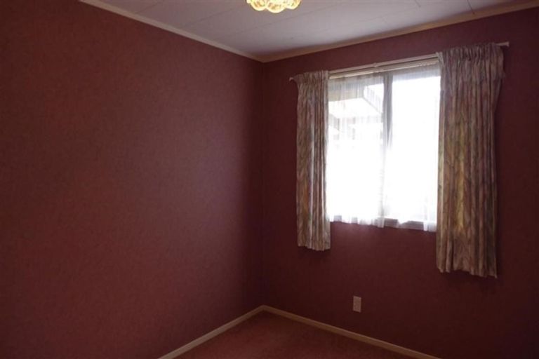 Photo of property in 18 Glen Close, Glen Eden, Auckland, 0602