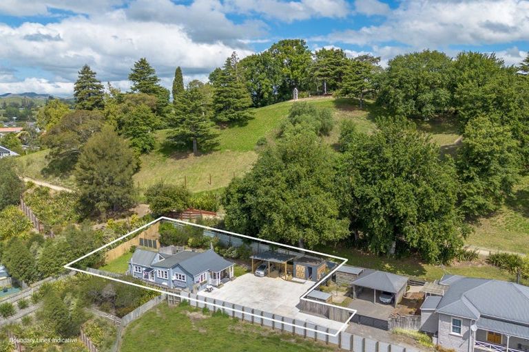 Photo of property in 13 Racecourse Road, Waipukurau, 4200