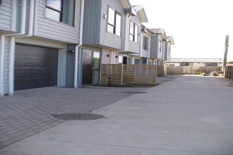 Photo of property in 27 Von Sturmer Street, Mangere East, Auckland, 2024