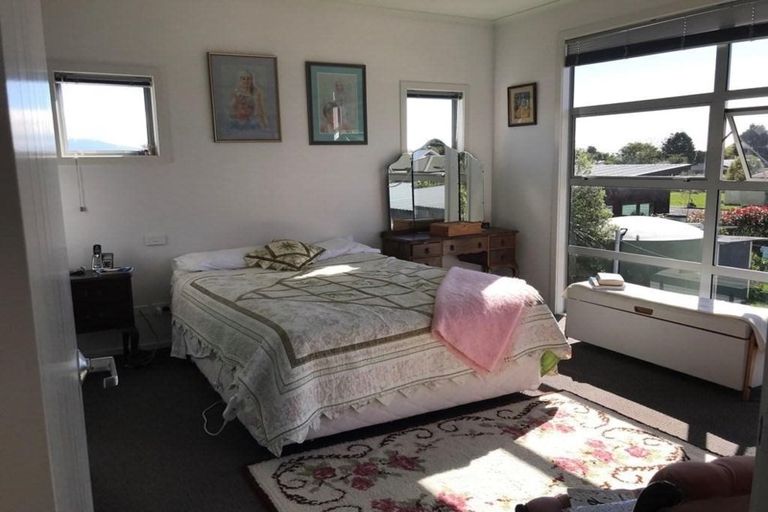 Property details for 5b Watino Place, Pohara, Takaka, 7183