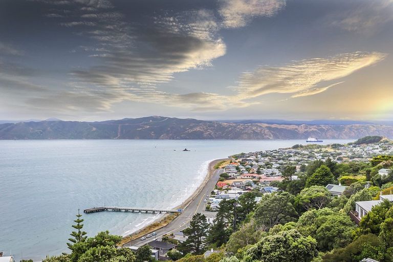 Photo of property in 32 Newport Terrace, Seatoun, Wellington, 6022