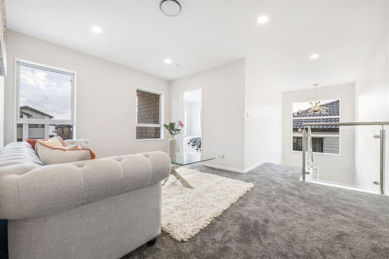 Photo of property in 12 Haku Road, Flat Bush, Auckland, 2019