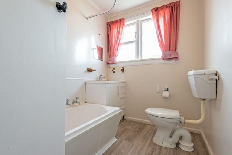 Photo of property in 22 Edward Street, Pahiatua, 4910