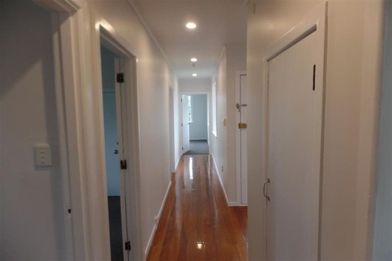 Photo of property in 16 Trojan Crescent, New Lynn, Auckland, 0600