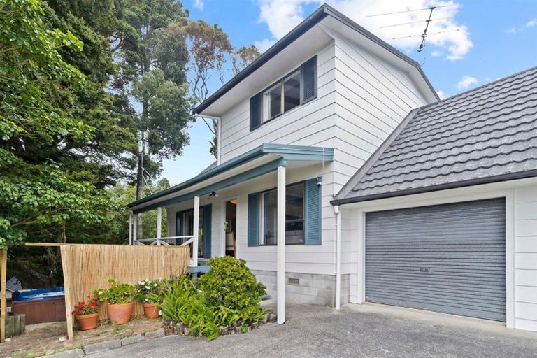 Photo of property in 2/35 Moore Street, Hillcrest, Auckland, 0627