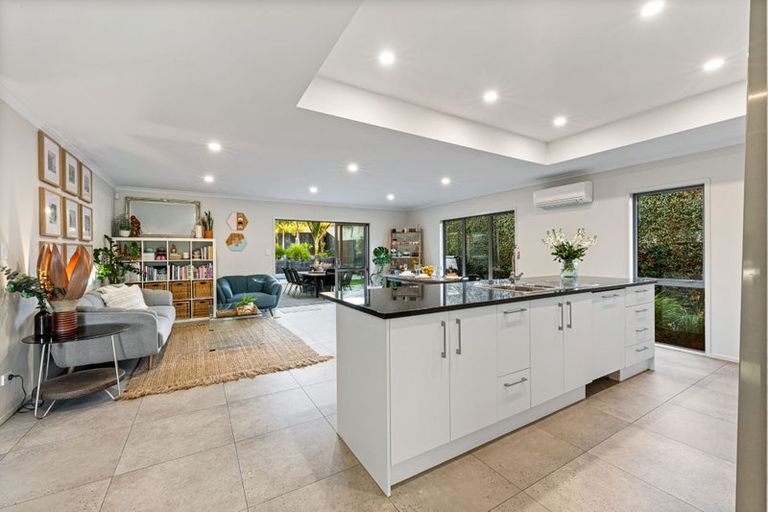 Photo of property in 14 Will Street, Huapai, Kumeu, 0810