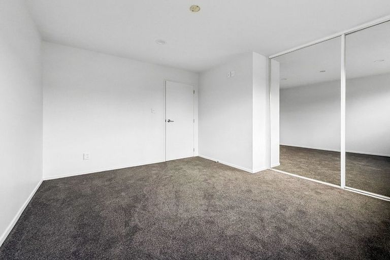 Photo of property in 9/1 Gracechurch Drive, Flat Bush, Auckland, 2016