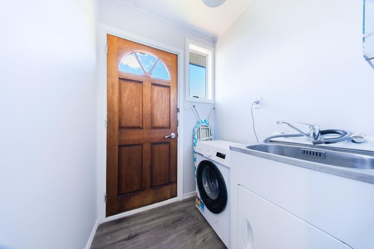 Photo of property in 32 Rata Road, Twizel, 7901