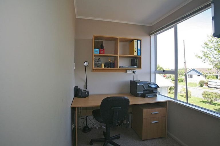 Photo of property in 6 Birdling Place, Halswell, Christchurch, 8025