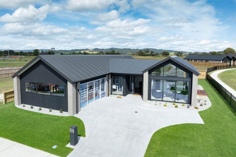 Photo of property in 14 Beveridge Road, One Tree Point, 0118