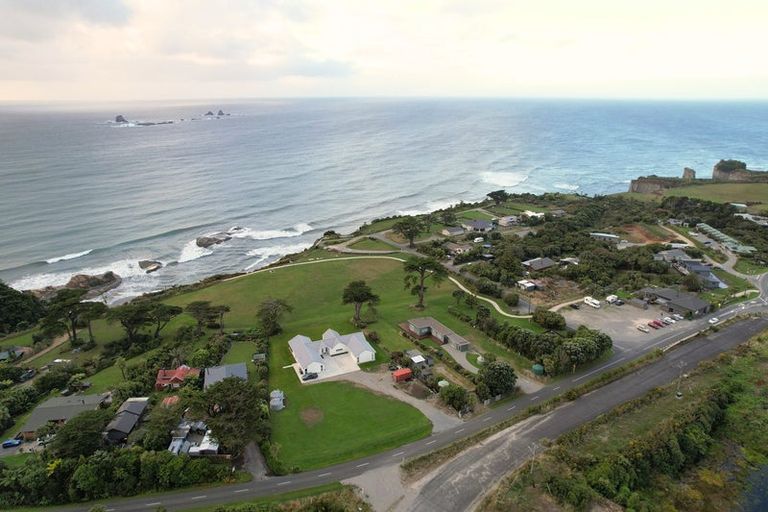 Photo of property in 33 Limestone Road, Cape Foulwind, 7892