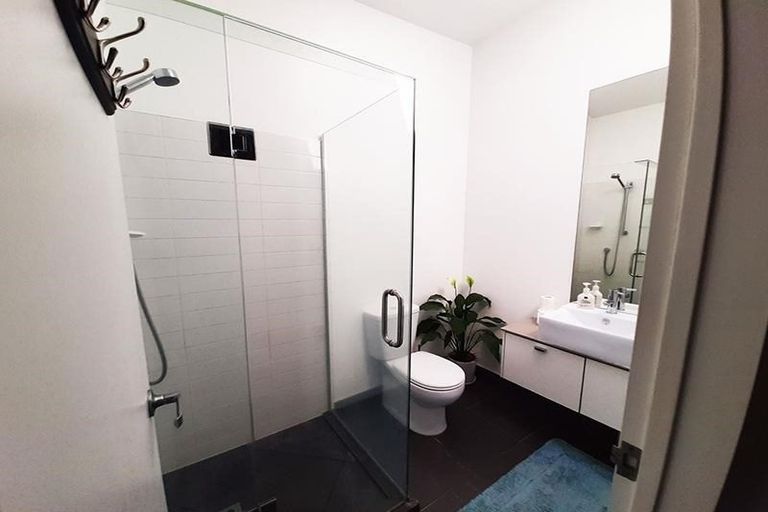 Photo of property in 76g Edmonton Road, Henderson, Auckland, 0612