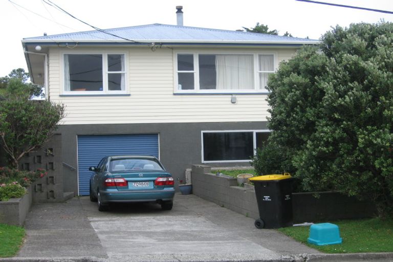 Photo of property in 34 Baylands Drive, Newlands, Wellington, 6037