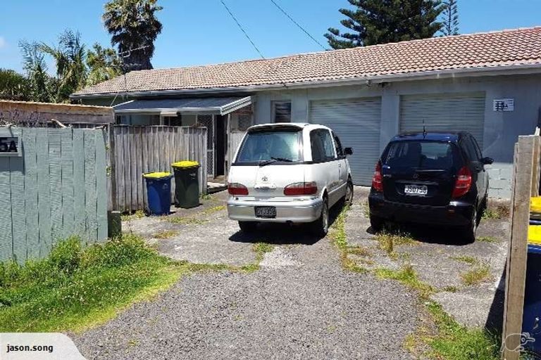 Photo of property in 3/45 College Road, Northcote, Auckland, 0627