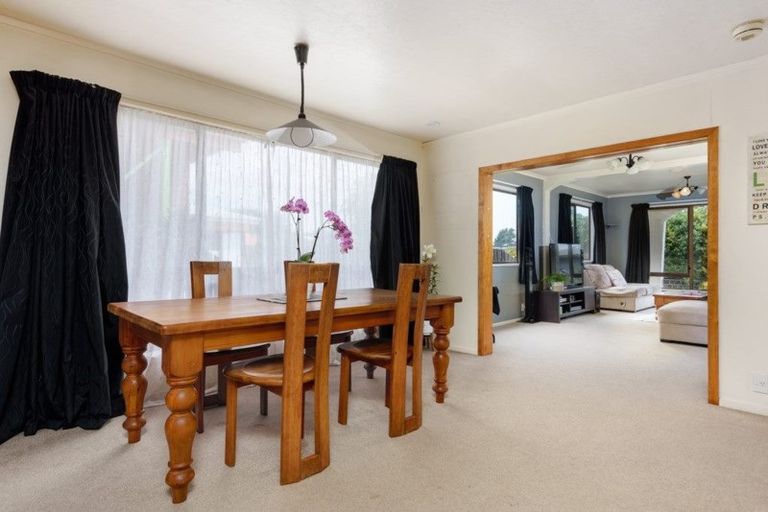 Photo of property in 15 Pemberton Crescent, Greerton, Tauranga, 3112