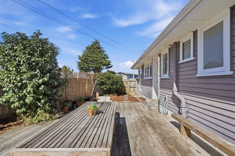 Photo of property in 57 Chorley Avenue, Massey, Auckland, 0614