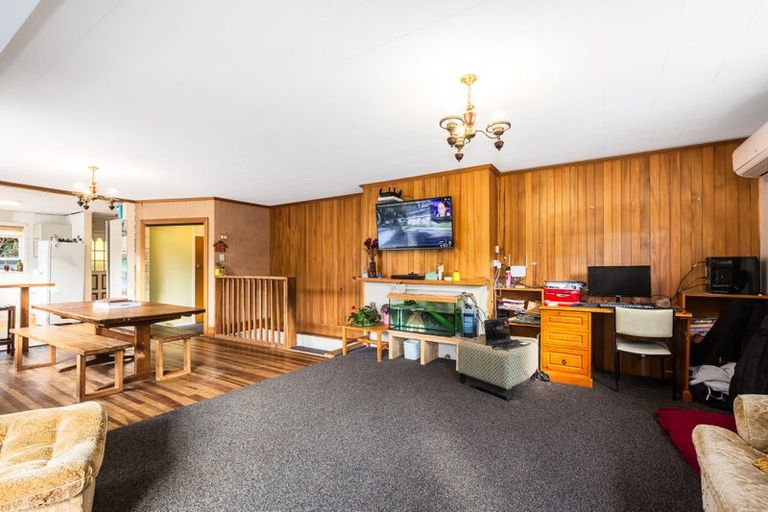 Photo of property in 112 Hine Road, Wainuiomata, Lower Hutt, 5014