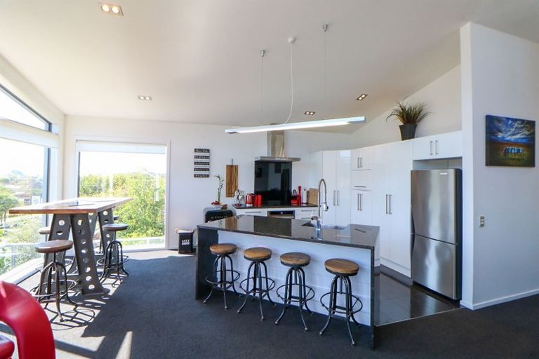 Photo of property in 92 Douglas Street, Highfield, Timaru, 7910