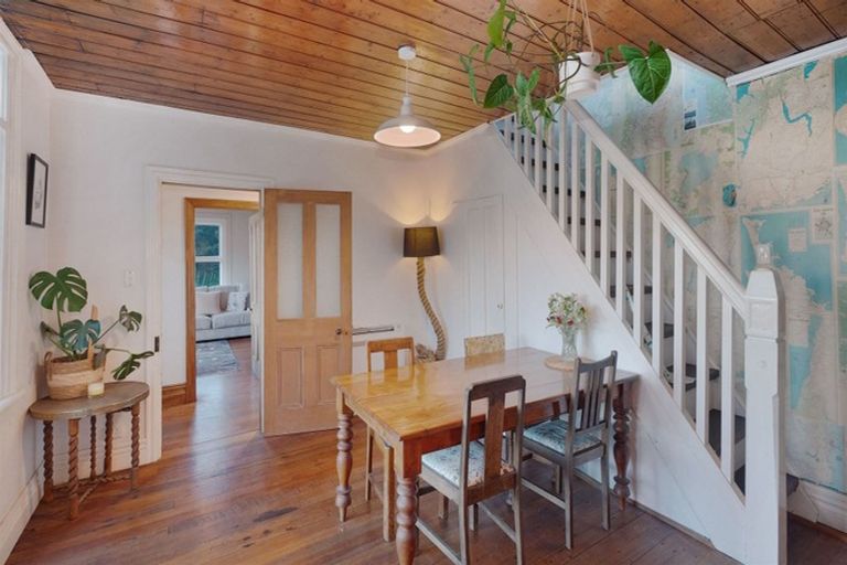 Photo of property in 20 Hawkhurst Road, Lyttelton, 8082