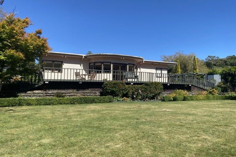 Photo of property in 18 Corrondella Grove, Belmont, Lower Hutt, 5010