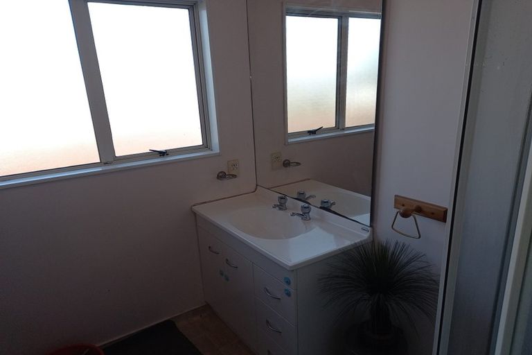 Photo of property in 101 Hillcrest Drive, Kelvin Grove, Palmerston North, 4414