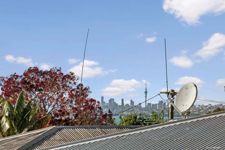 Photo of property in 142b Luckens Road, West Harbour, Auckland, 0618