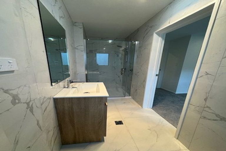 Photo of property in 47a Crestview Rise, Papakura, 2110