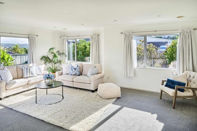 Photo of property in 21 Paparoa Crescent, Aotea, Porirua, 5024