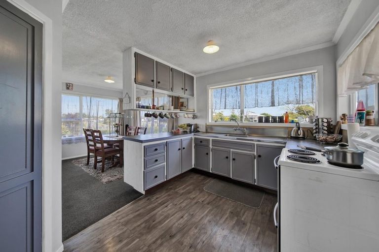 Photo of property in 61 Collingwood Street, Eltham, 4322