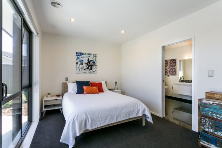 Photo of property in 5 Whakatomo Place, Havelock North, 4130