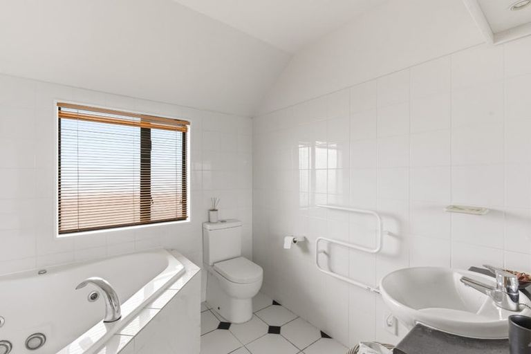 Photo of property in 3b/25 Maclean Street, Paraparaumu Beach, Paraparaumu, 5032