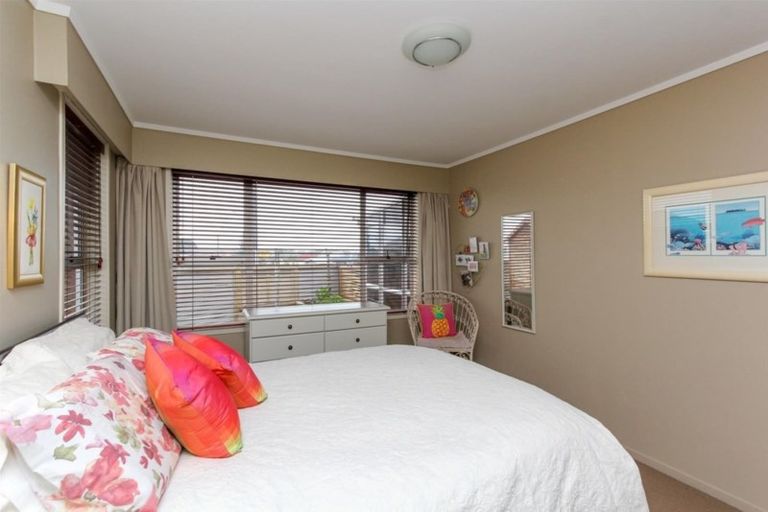 Photo of property in 54 Cutfield Road, New Plymouth, 4310