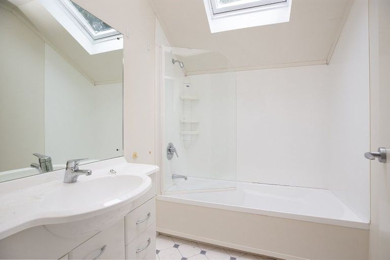 Photo of property in 31b Clutha Avenue, Khandallah, Wellington, 6035