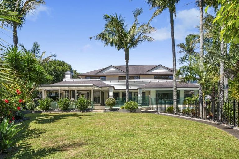 Photo of property in 12a Wainoni Heights, Greenhithe, Auckland, 0632