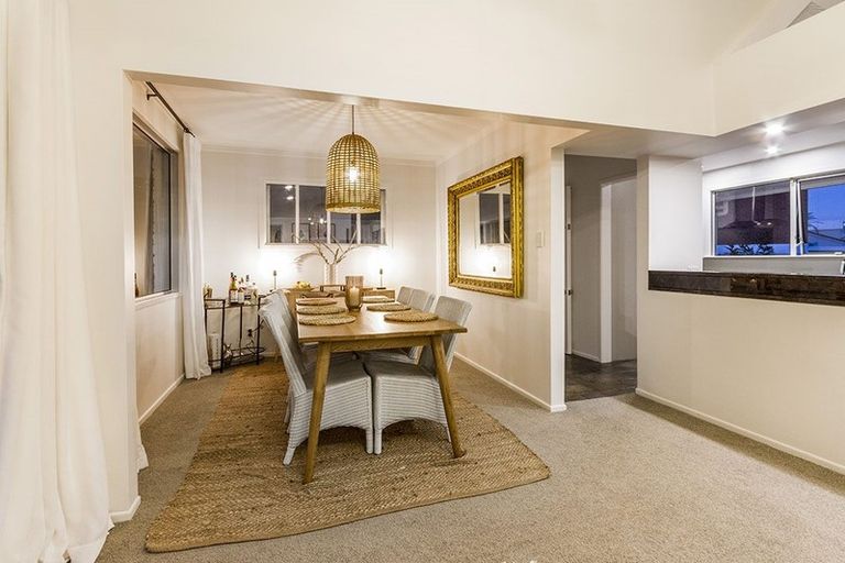 Photo of property in 25 Sylvan Park Avenue, Milford, Auckland, 0620