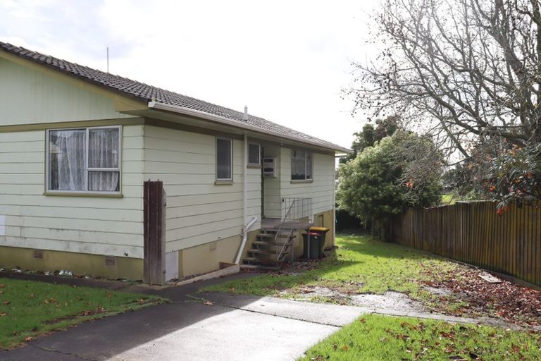Photo of property in 15 Balwyn Place, Clendon Park, Auckland, 2103