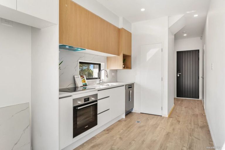 Photo of property in 4e Unsworth Drive, Unsworth Heights, Auckland, 0632