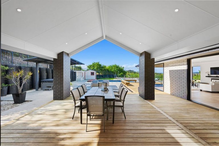 Photo of property in 99 Stoneridge Terrace, Whitford, Manurewa, 2576