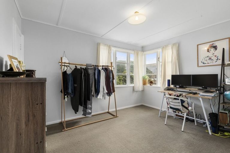 Photo of property in 51 Compton Crescent, Taita, Lower Hutt, 5011