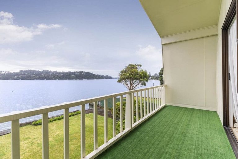 Photo of property in 64 The Terrace, Herald Island, Auckland, 0618