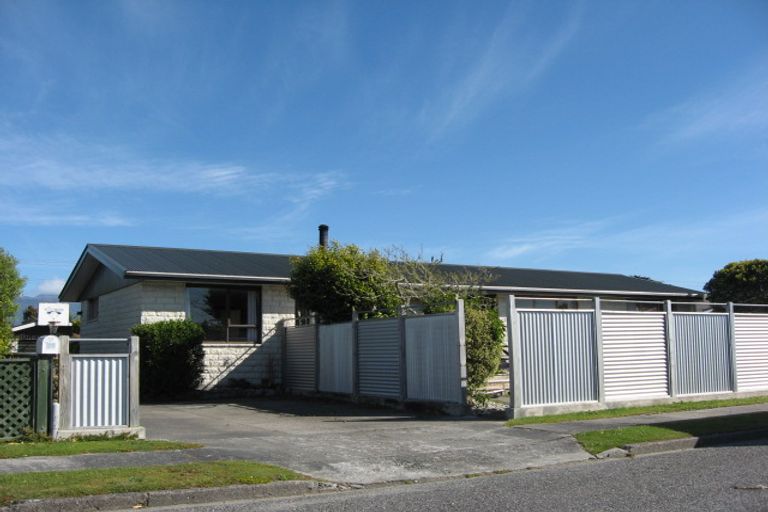 Photo of property in 23 Ngahue Crescent, Carters Beach, Westport, 7825